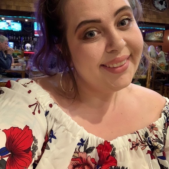 Meet your Posher, Kaitlyn - Picture 4 of 4